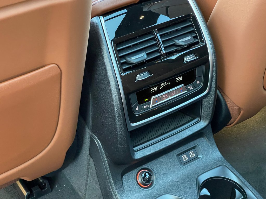 2026 BMW X7 M60i xDrive in Terrebonne, Quebec - 12 - w1024h768px