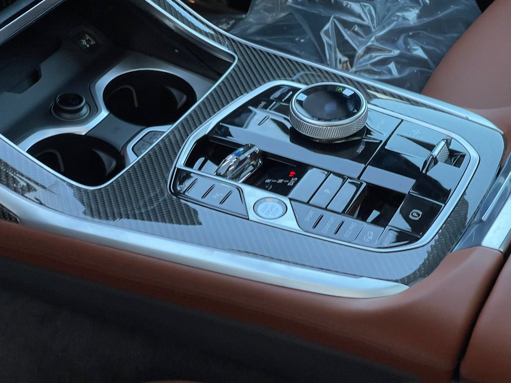 2026 BMW X7 M60i xDrive in Terrebonne, Quebec - 21 - w1024h768px