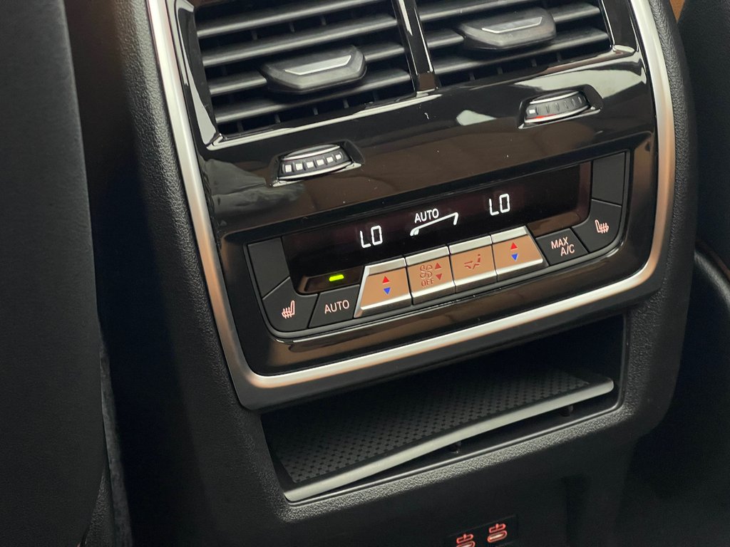2026 BMW X7 M60i xDrive in Terrebonne, Quebec - 12 - w1024h768px