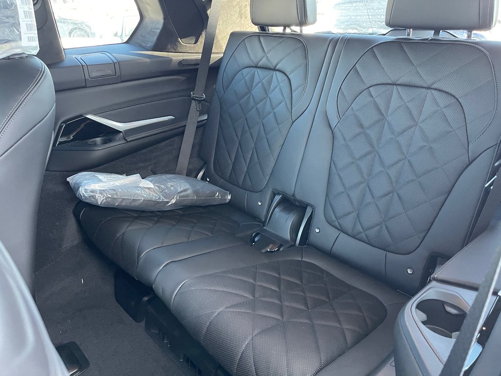 2026 BMW X7 xDrive40i in Terrebonne, Quebec - 12 - w1024h768px