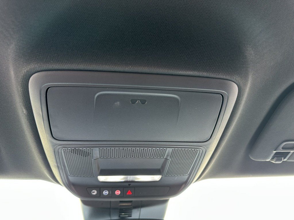 2025 Buick Enclave Sport Touring in Terrebonne, Quebec - 30 - w1024h768px