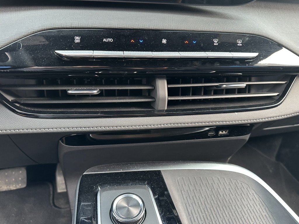 Buick Enclave Sport Touring 2025 à Terrebonne, Québec - 25 - w1024h768px