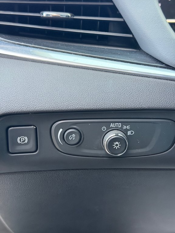 Buick Enclave Essence AWD Toit Panoramique Cuir 2020 à Terrebonne, Québec - 13 - w1024h768px