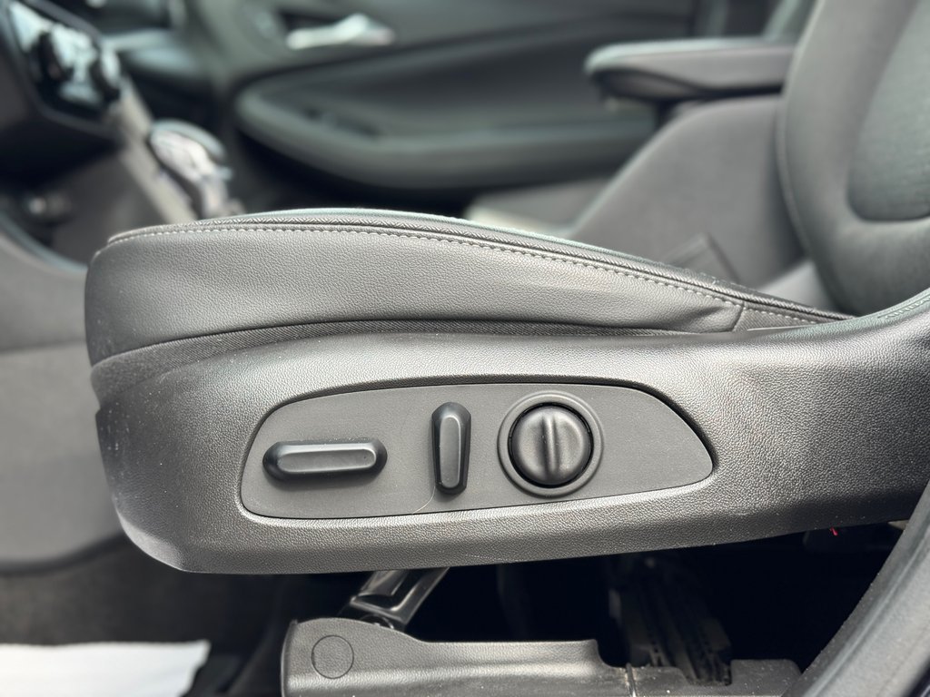 2021 Buick Encore GX Select Groupe ST AWD in Terrebonne, Quebec - 9 - w1024h768px