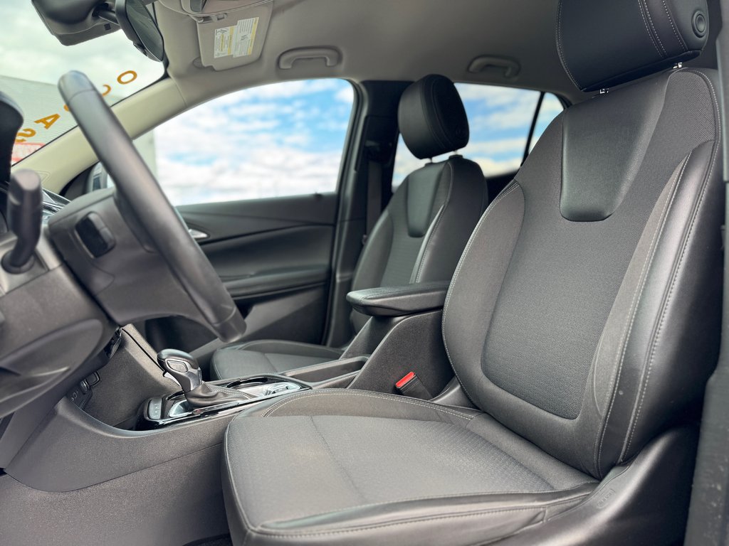 2021 Buick Encore GX Select Groupe ST AWD in Terrebonne, Quebec - 10 - w1024h768px