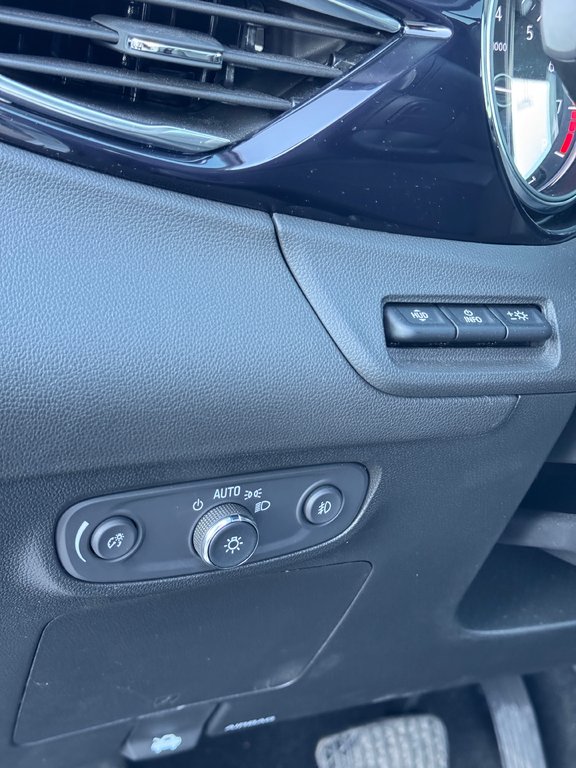 Buick Encore GX Essence Groupe ST Bas Kilométrage AWD 2023 à Terrebonne, Québec - 12 - w1024h768px