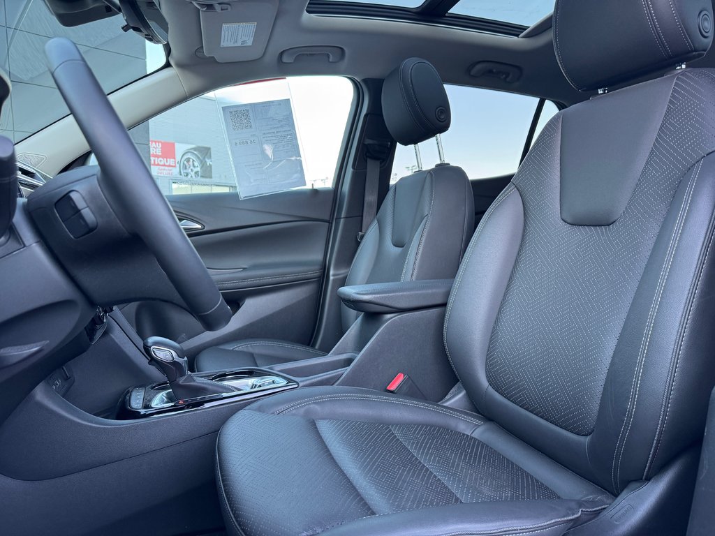 Buick Encore GX Essence Groupe ST Bas Kilométrage AWD 2023 à Terrebonne, Québec - 10 - w1024h768px