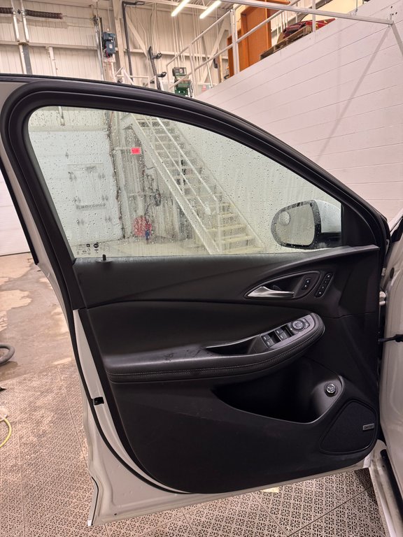 2023 Buick Encore GX Essence AWD Cuir in Terrebonne, Quebec - 8 - w1024h768px