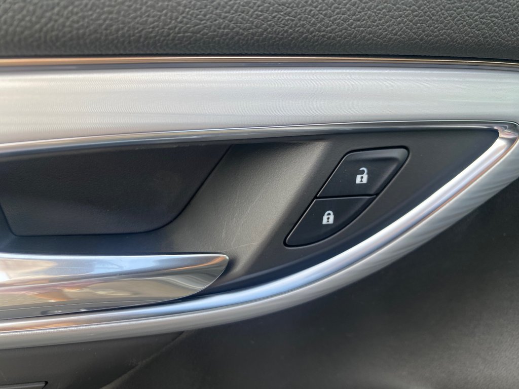 2024 Buick ENVISION Avenir in Terrebonne, Quebec - 9 - w1024h768px