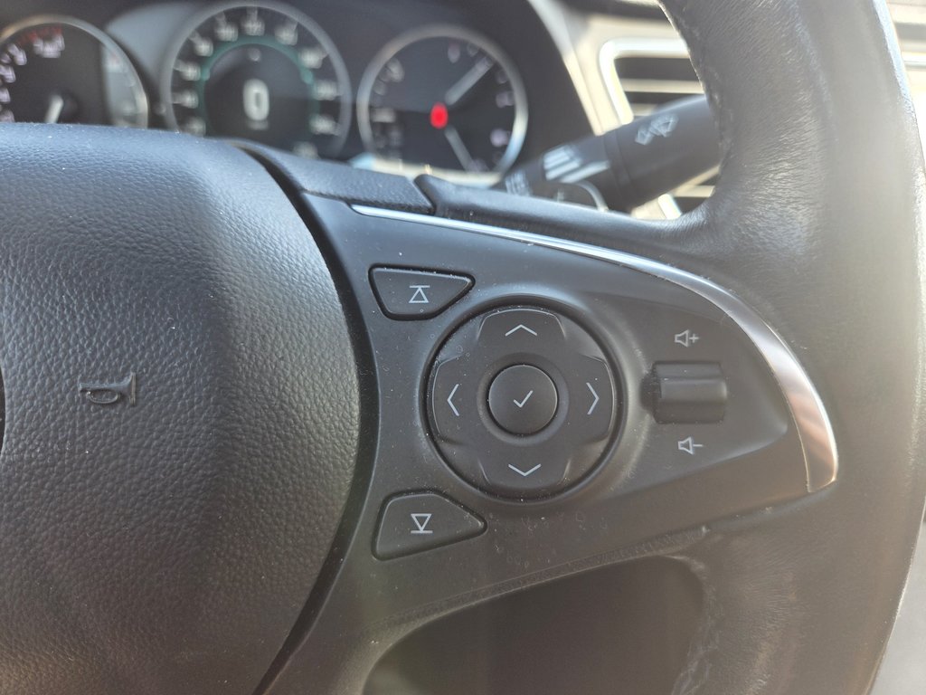 Buick LaCrosse Premium, CUIR, TOIT, HUD, NAV 2017 à Boucherville, Québec - 26 - w1024h768px