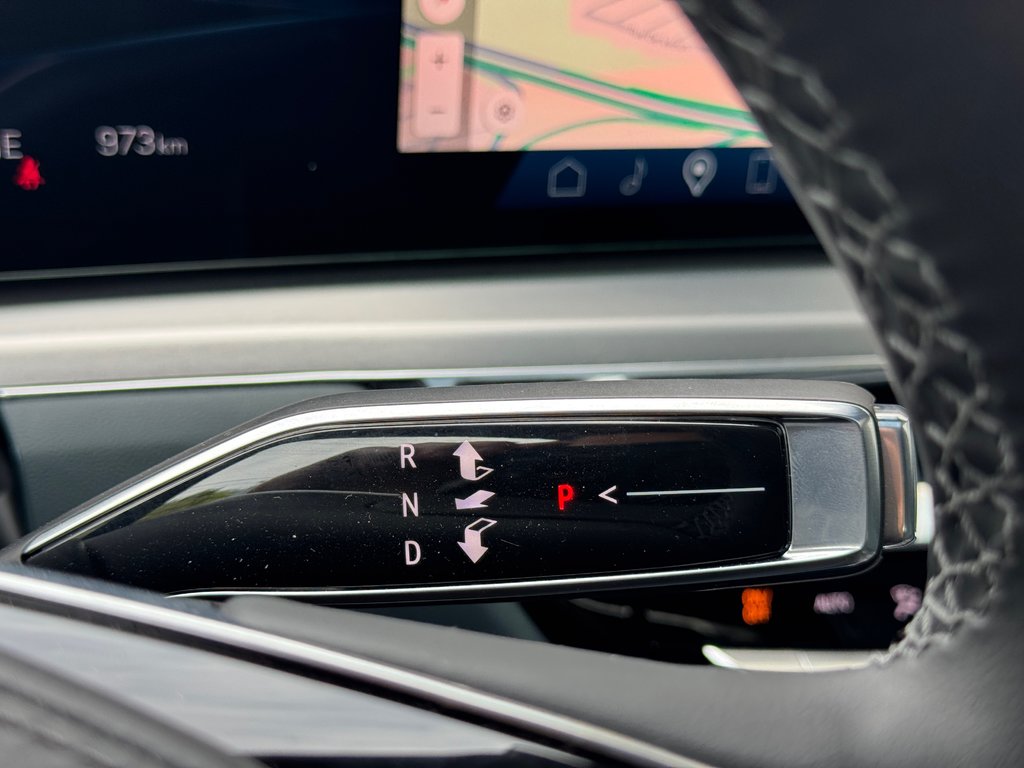 Cadillac LYRIQ Sport AWD Bas Kilométrage 2024 à Terrebonne, Québec - 17 - w1024h768px