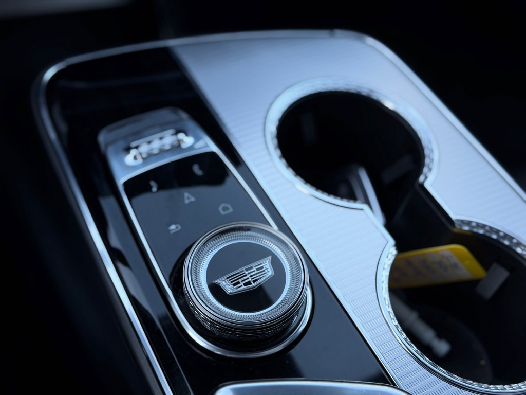 Cadillac LYRIQ Tech Toit Vitre Cuir Bas Kilométrage 2024 à Terrebonne, Québec - 19 - w1024h768px