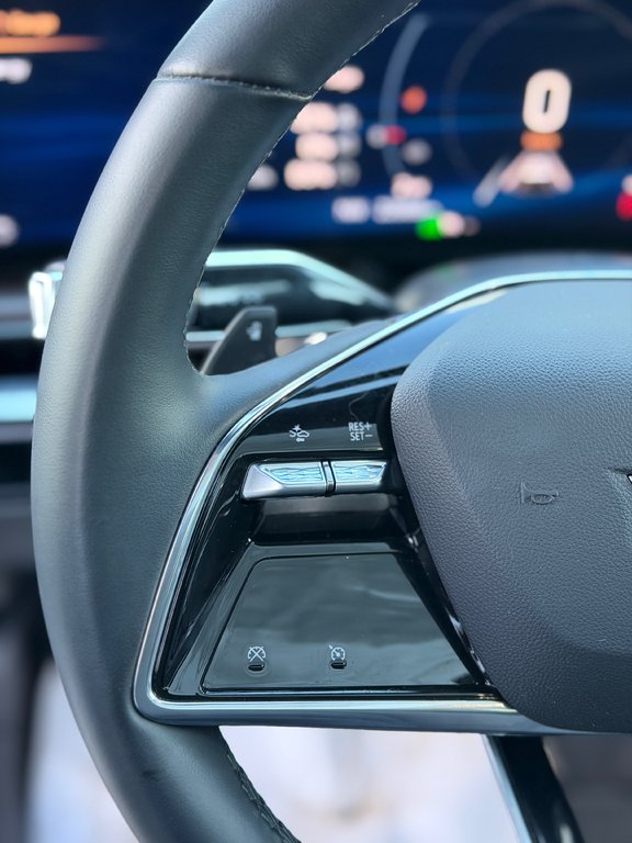 Cadillac LYRIQ Tech Toit Vitre Cuir Bas Kilométrage 2024 à Terrebonne, Québec - 13 - w1024h768px