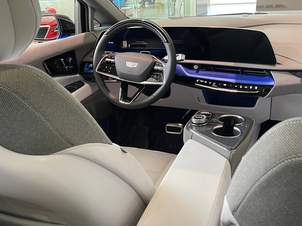 2025 Cadillac OPTIQ Luxury 1 in Montréal, Quebec - 12 - w1024h768px