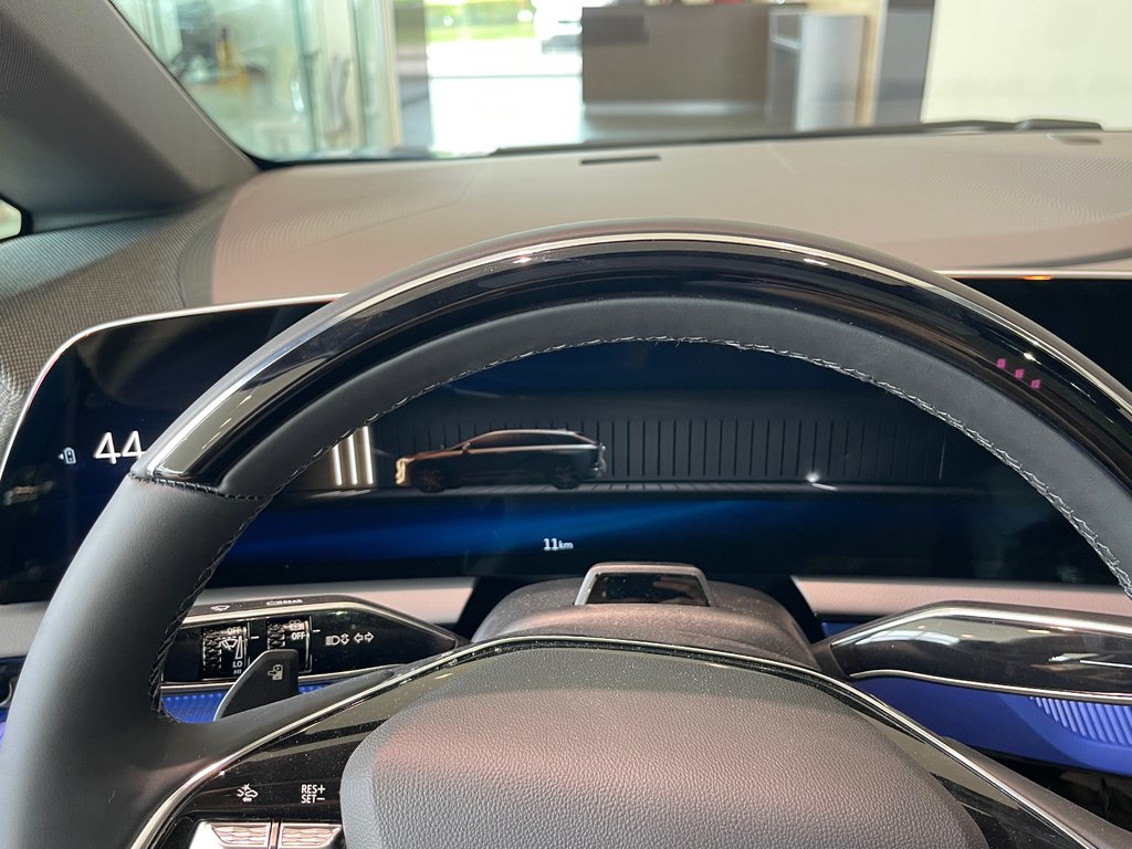 2025 Cadillac OPTIQ Luxury 1 in Montréal, Quebec - 15 - w1024h768px
