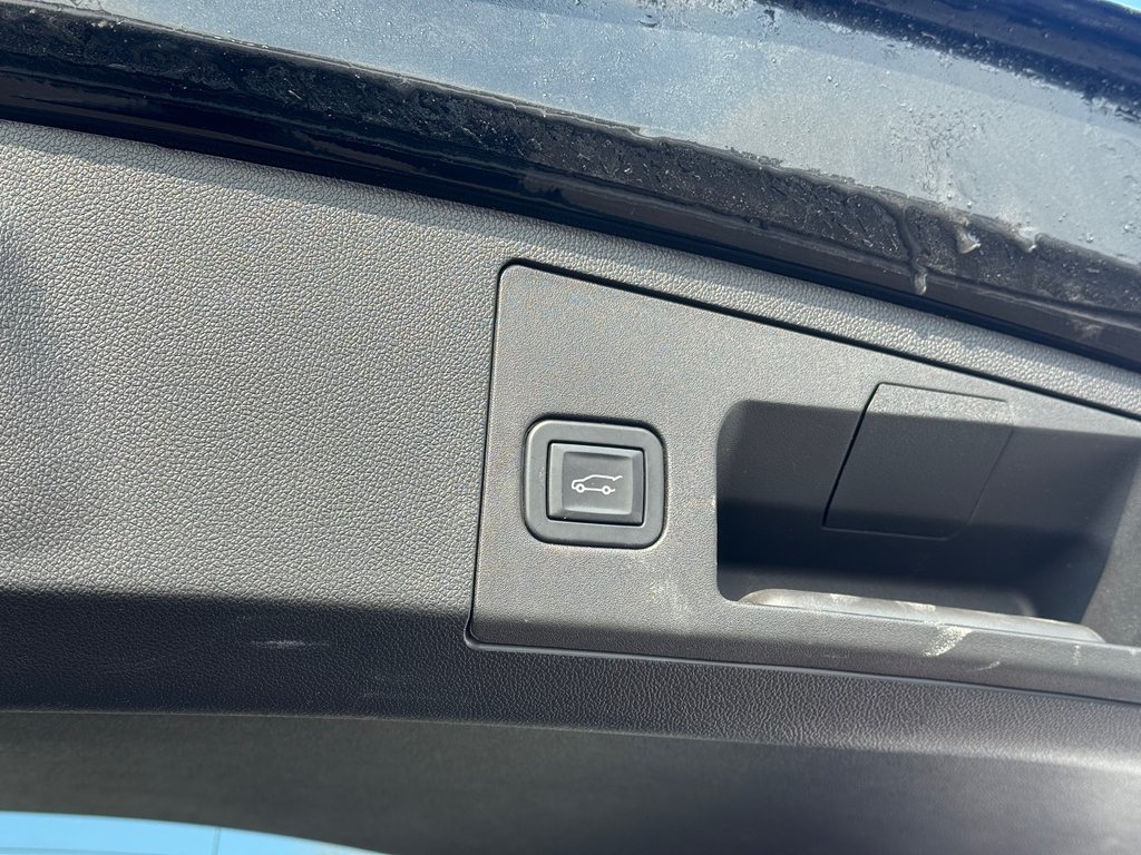 2020 Cadillac XT4 AWD Premium Luxury Bas Kilométrage in Terrebonne, Quebec - 21 - w1024h768px