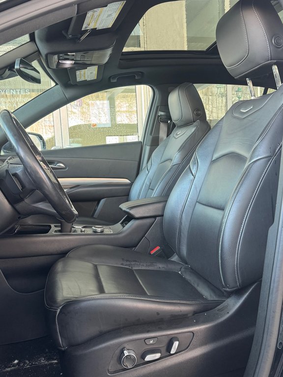 2020 Cadillac XT4 AWD Premium Luxury Bas Kilométrage in Terrebonne, Quebec - 9 - w1024h768px