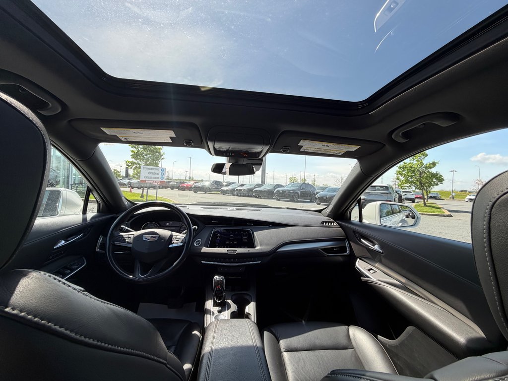 2020 Cadillac XT4 AWD PREMIUM LUXURY CUIR TOIT PANO in Boucherville, Quebec - 16 - w1024h768px