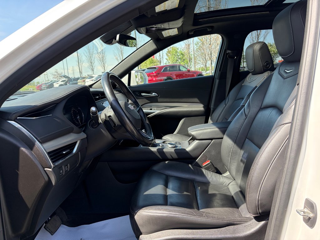 2020 Cadillac XT4 AWD PREMIUM LUXURY CUIR TOIT PANO in Boucherville, Quebec - 18 - w1024h768px