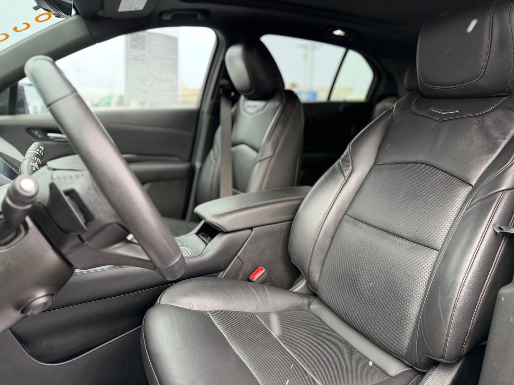 Cadillac XT4 AWD Sport Bas Kilométrage 2023 à Terrebonne, Québec - 10 - w1024h768px