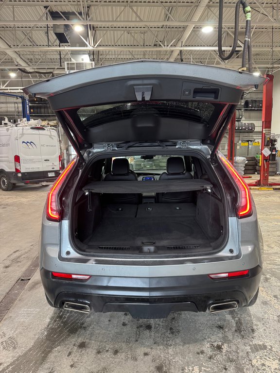 Cadillac XT4 AWD Sport Cuir Toit Panoramique Bas Kilométrage 2023 à Terrebonne, Québec - 18 - w1024h768px