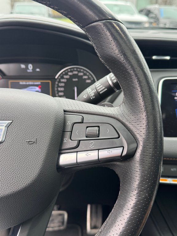 Cadillac XT4 AWD Sport Cuir Toit Panoramique Bas Kilométrage 2023 à Terrebonne, Québec - 14 - w1024h768px