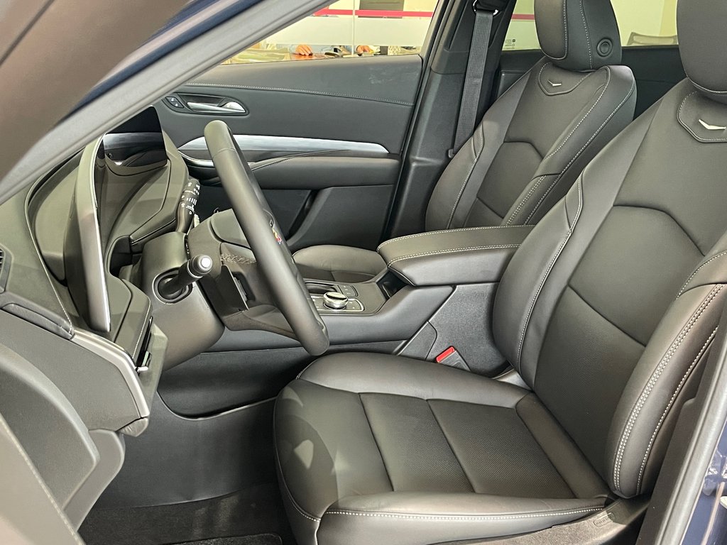 Cadillac XT4 Premium Luxury 2024 à Montréal, Québec - 8 - w1024h768px