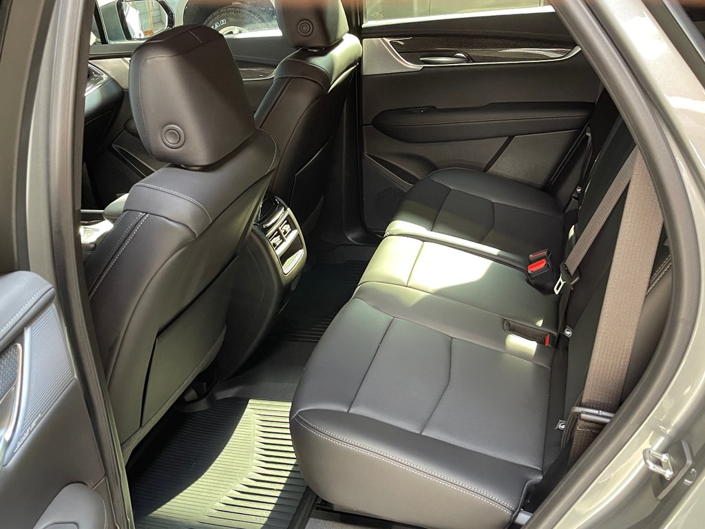 2024 Cadillac XT5 Sport in Montréal, Quebec - 11 - w1024h768px
