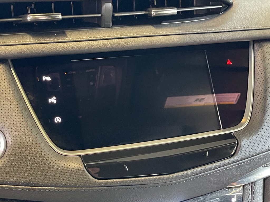 2024 Cadillac XT5 Sport in Montréal, Quebec - 16 - w1024h768px