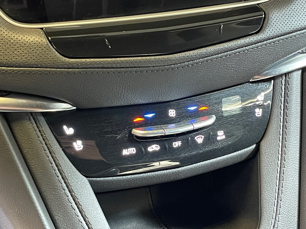 2024 Cadillac XT5 Sport in Montréal, Quebec - 17 - w1024h768px