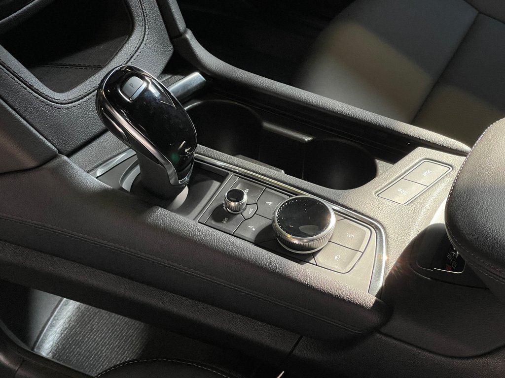 2024 Cadillac XT5 Sport in Montréal, Quebec - 18 - w1024h768px