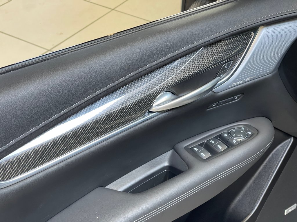 2024 Cadillac XT5 Sport in Montréal, Quebec - 13 - w1024h768px