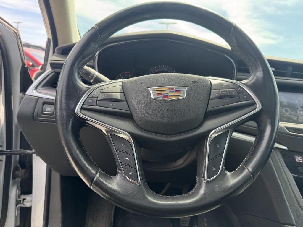 2019 Cadillac XT5 Luxury AWD Cuir Toit Panoramique in Terrebonne, Quebec - 12 - w1024h768px