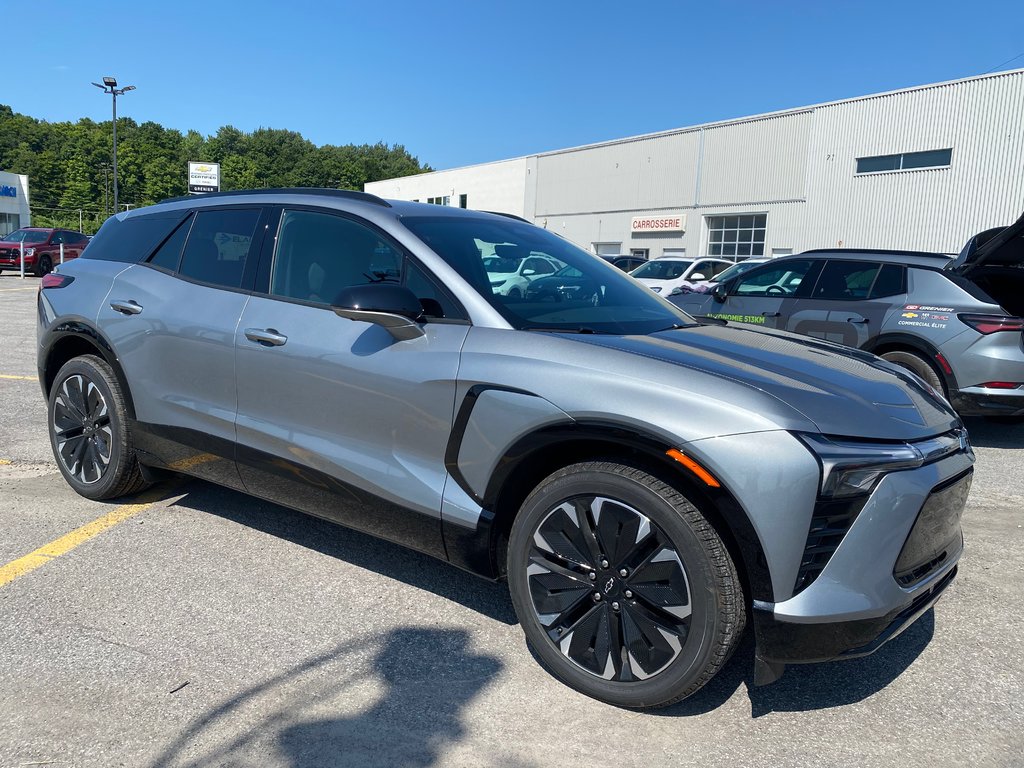 Chevrolet Blazer EV RS 2024 à Terrebonne, Québec - 1 - w1024h768px