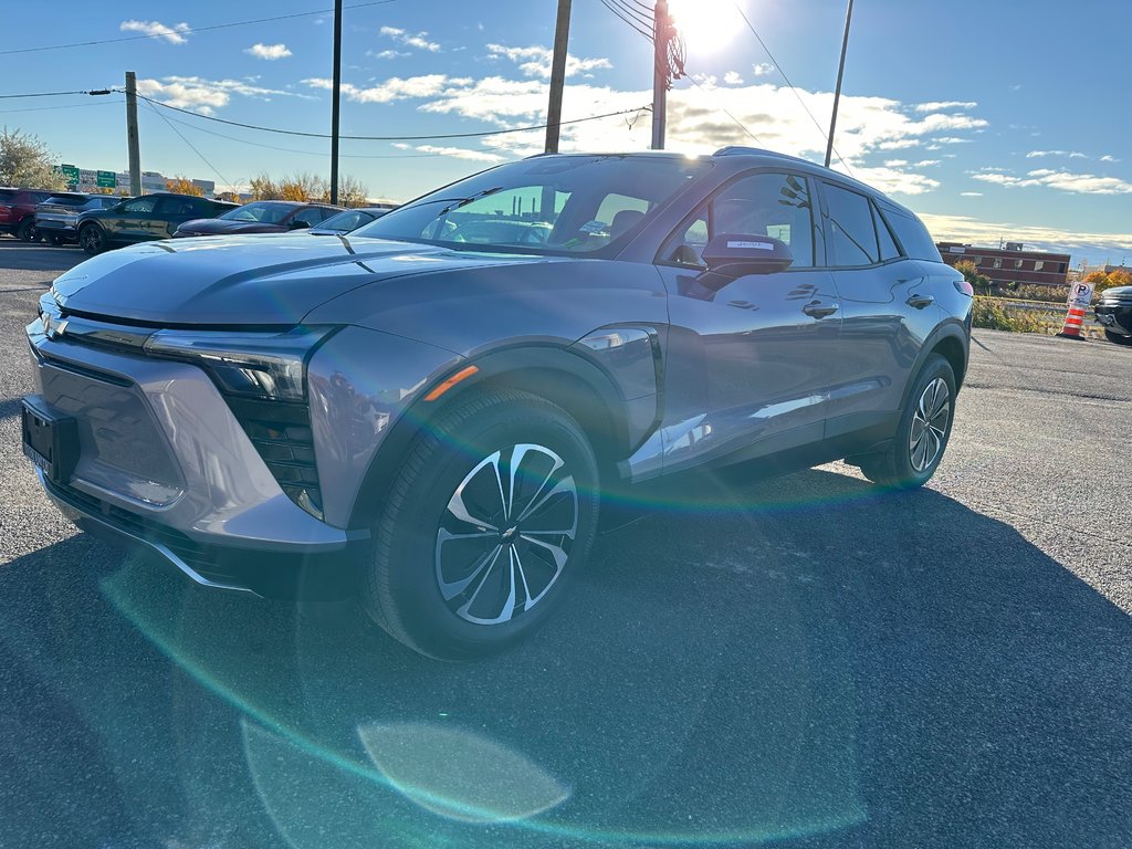 Chevrolet Blazer EV 2LT 2024 à Terrebonne, Québec - 3 - w1024h768px