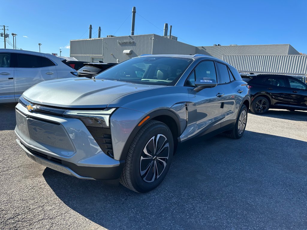 2025 Chevrolet Blazer EV LT in Terrebonne, Quebec - 3 - w1024h768px