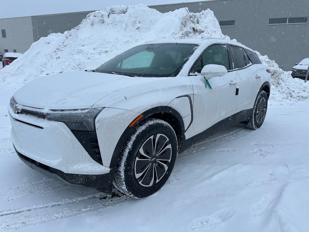 2025 Chevrolet Blazer EV LT in Terrebonne, Quebec - 3 - w1024h768px