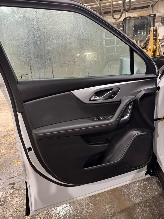 Chevrolet Blazer LT AWD V6 2023 à Terrebonne, Québec - 8 - w1024h768px