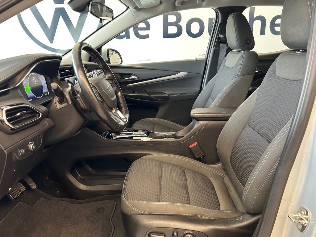 2023 Chevrolet BOLT EUV LT in Boucherville, Quebec - 17 - w1024h768px
