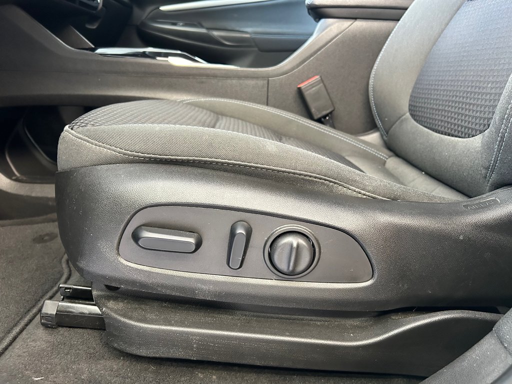 2023 Chevrolet BOLT EUV LT in Boucherville, Quebec - 16 - w1024h768px
