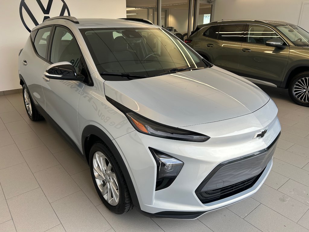 2023 Chevrolet BOLT EUV LT in Boucherville, Quebec - 4 - w1024h768px