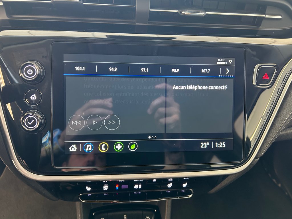 2023 Chevrolet BOLT EUV LT in Boucherville, Quebec - 25 - w1024h768px