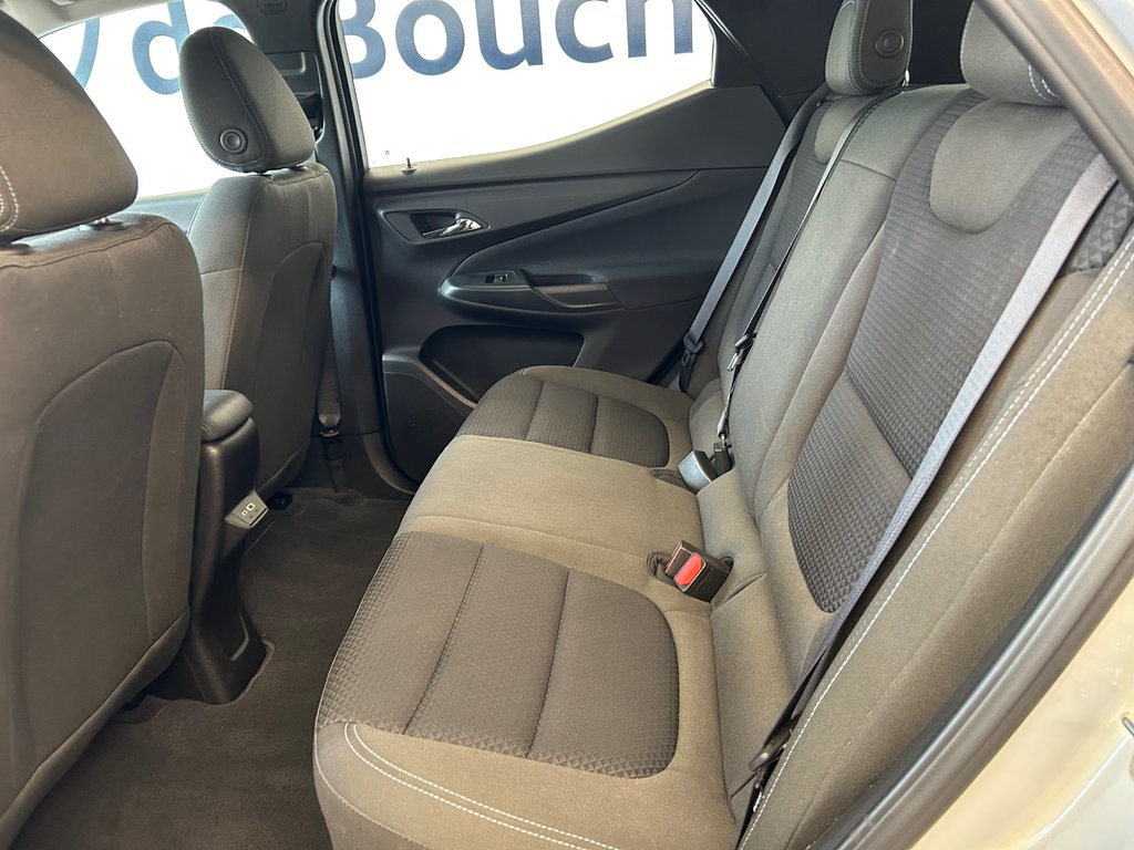 2023 Chevrolet BOLT EUV LT in Boucherville, Quebec - 35 - w1024h768px