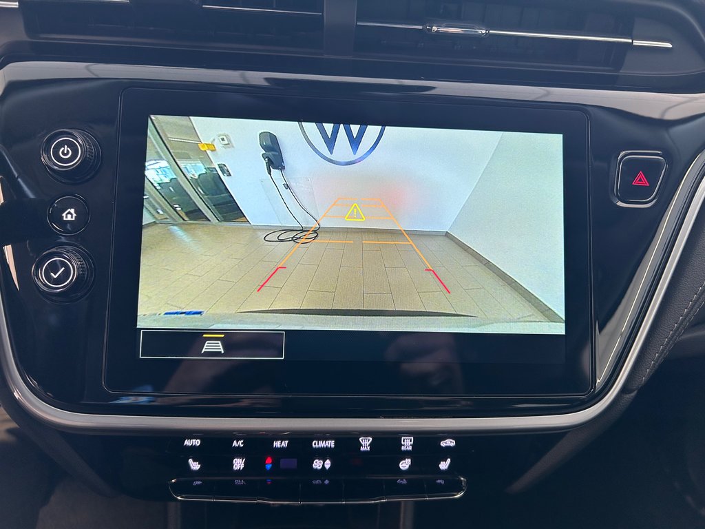 2023 Chevrolet BOLT EUV LT in Boucherville, Quebec - 34 - w1024h768px