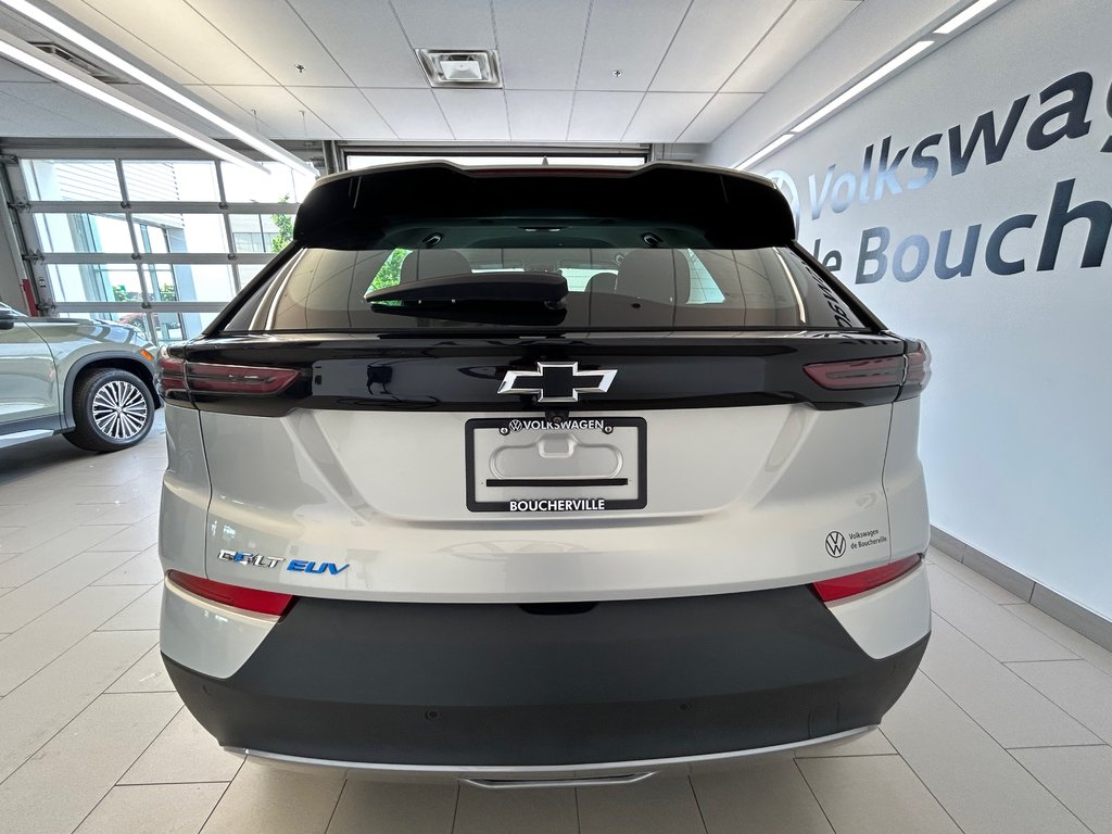2023 Chevrolet BOLT EUV LT in Boucherville, Quebec - 9 - w1024h768px