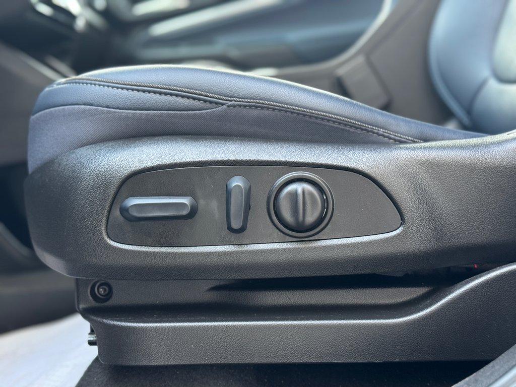 2023 Chevrolet BOLT EUV Premier Cuir Bas Kilométrage in Terrebonne, Quebec - 9 - w1024h768px