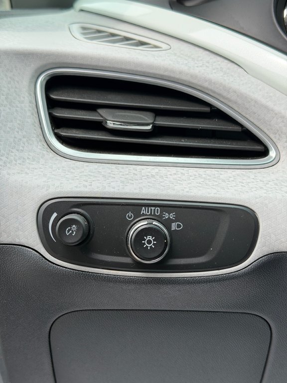 Chevrolet Bolt EV LT Caméra De Recul 2021 à Terrebonne, Québec - 10 - w1024h768px