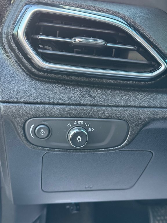 2023 Chevrolet Bolt EV 1LT bas Kilométrage in Terrebonne, Quebec - 11 - w1024h768px