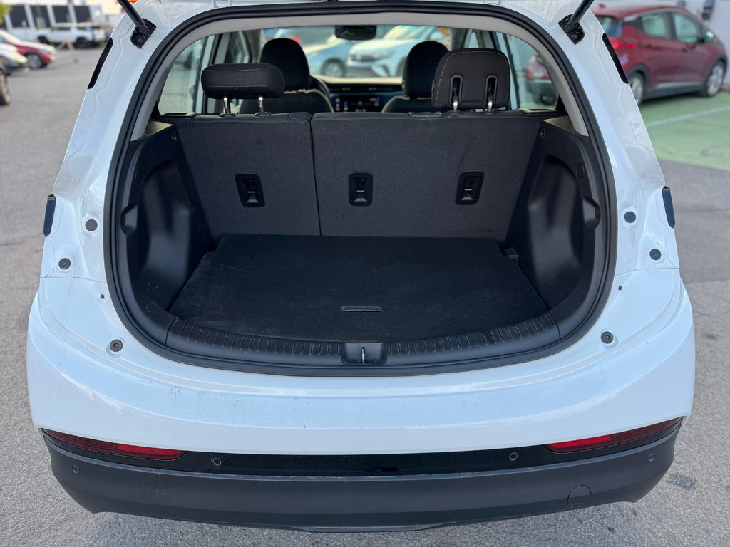 2023 Chevrolet Bolt EV 1LT bas Kilométrage in Terrebonne, Quebec - 25 - w1024h768px
