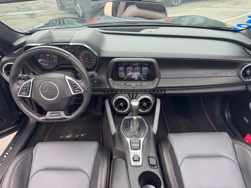 2017 Chevrolet Camaro 2SS Convertible Bas Kilométrage in Terrebonne, Quebec - 21 - w1024h768px
